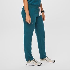 FIGS women's Caribbean Blue Yola - Skinny Scrub Pants 2.0 - M / Caribbean Blue